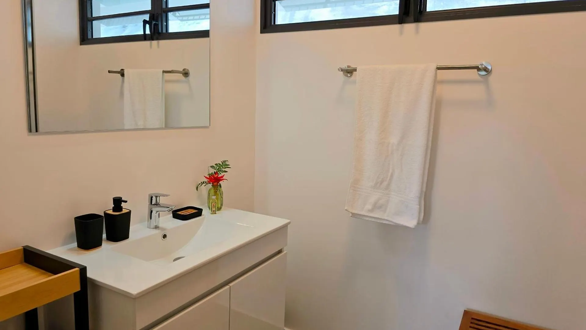 Ateatea Apartment On The Heights Of The Papeete - 2 Bdr - Ac - Wifi -Pool 0*, Papeete (Tahiti)