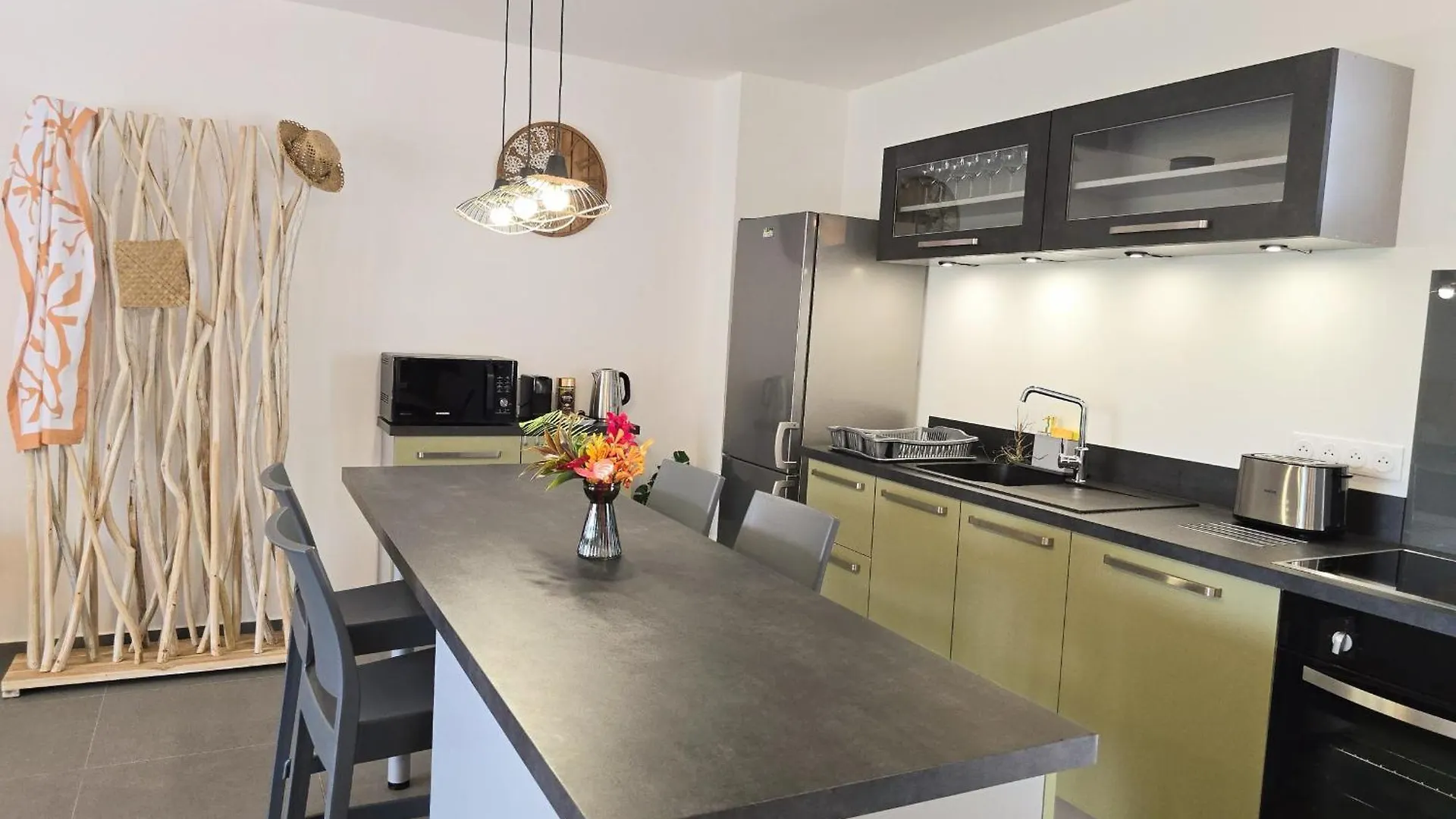 Ateatea Apartment On The Heights Of The Papeete - 2 Bdr - Ac - Wifi -Pool Tatil Evi